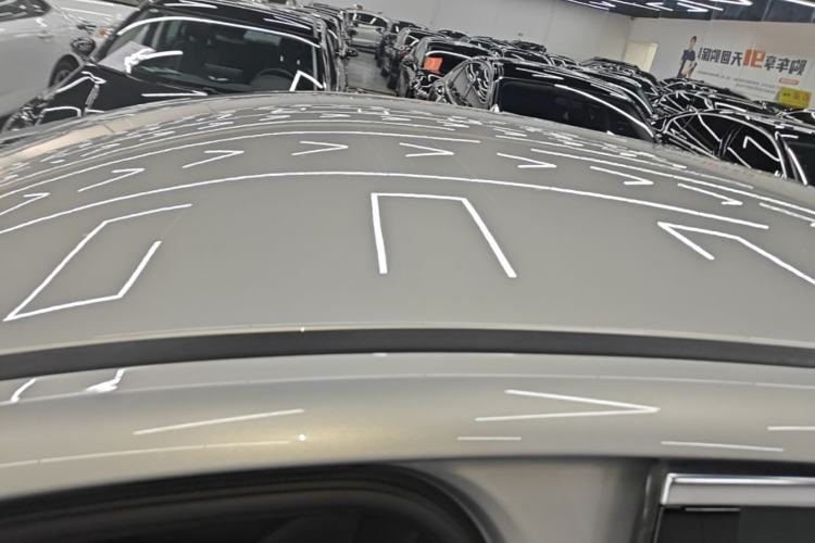 Used Hongqi E-QM5 2022 431 km Charge & Enjoy Edition Roof