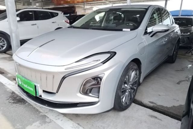 Used Hongqi E-QM5 2022 431 km Charge & Enjoy Edition