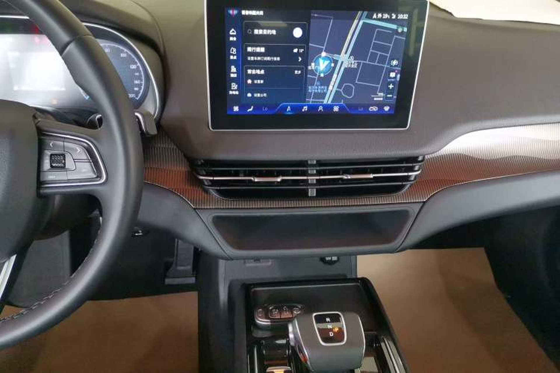 Used Hongqi E-QM5 2022 431 km Charge & Enjoy Edition Audio And AC Panel