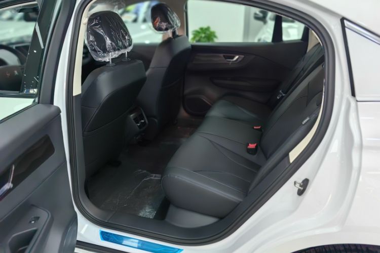 Used Hongqi E-QM5 2022 431 km Battery-Swap Enjoyment Version Audio And AC Panel