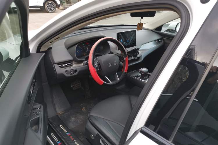 Used Hongqi E-QM5 2022 431 km Charge & Enjoy Edition Driver Seat