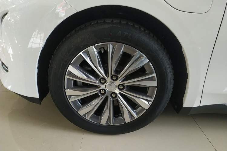 Used Hongqi E-QM5 2022 431 km Charge & Enjoy Edition Exterior 3