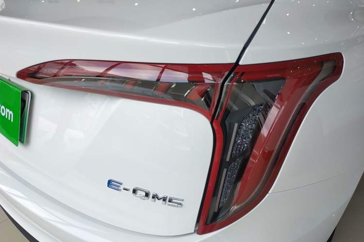 Used Hongqi E-QM5 2022 431 km Charge & Enjoy Edition Exterior 7