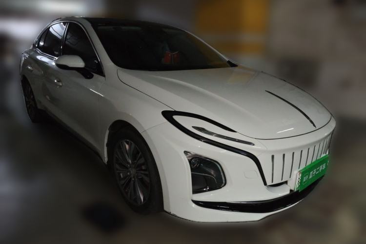 Used Hongqi E-QM5 2022 431 km Charge & Enjoy Edition Front Right 45 Deg