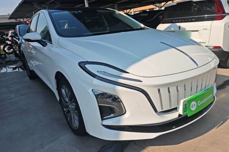 Used Hongqi E-QM5 2022 431 km Charge & Enjoy Edition Front Right 45 Deg