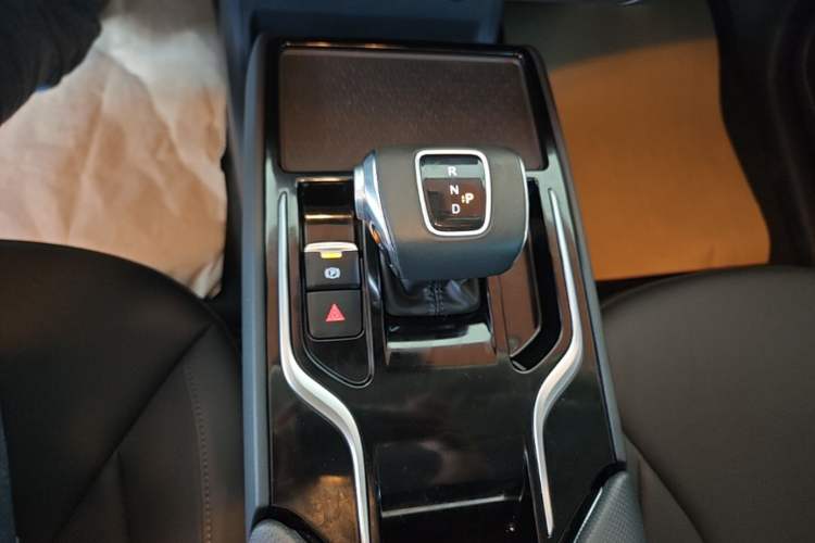 Used Hongqi E-QM5 2022 431 km Charge & Enjoy Edition Gear Lever