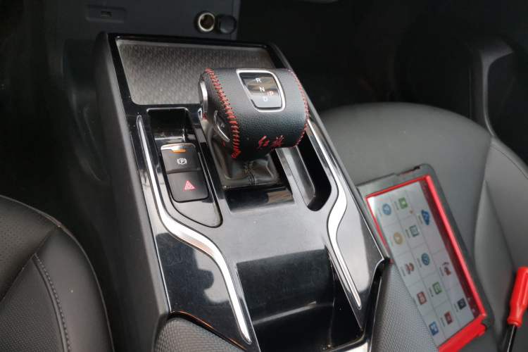 Used Hongqi E-QM5 2022 431 km Charge & Enjoy Edition Gear Lever