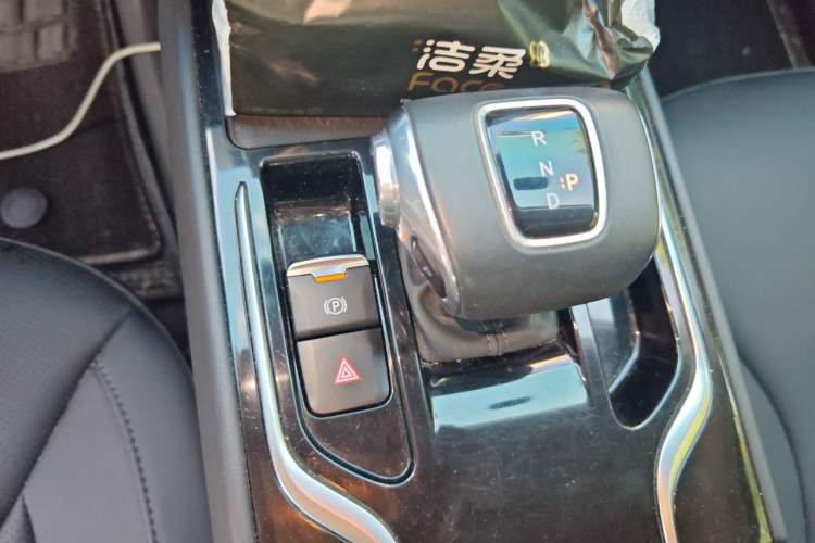 Used Hongqi E-QM5 2022 431 km Charge & Enjoy Edition Gear Lever