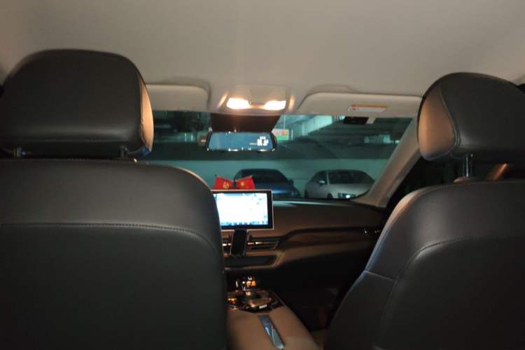 Used Hongqi E-QM5 2022 431 km Charge & Enjoy Edition Headliner
