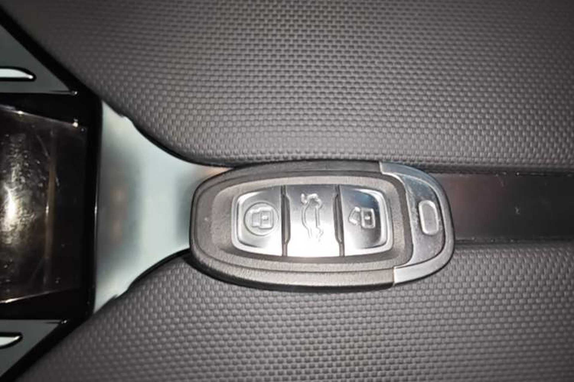 Used Hongqi E-QM5 2022 431 km Charge & Enjoy Edition Interior 1