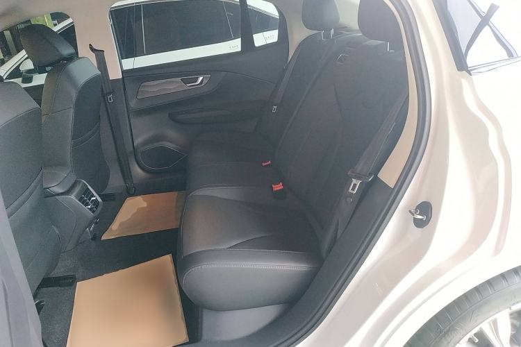 Used Hongqi E-QM5 2022 431 km Charge & Enjoy Edition Interior 4