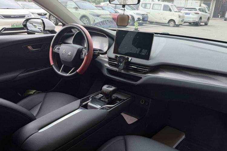 Used Hongqi E-QM5 2022 431 km Charge & Enjoy Edition Interior 4