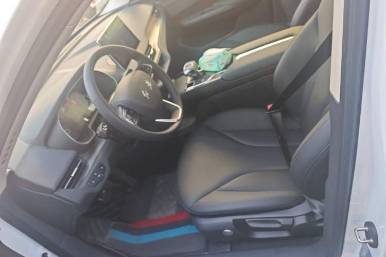 Used Hongqi E-QM5 2022 431 km Charge & Enjoy Edition Left Front Seat