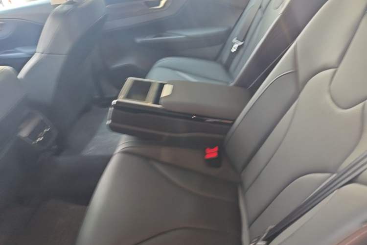 Used Hongqi E-QM5 2022 431 km Charge & Enjoy Edition Left Rear Seat