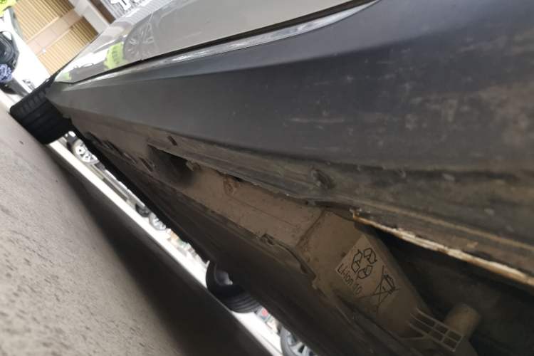 Used Hongqi E-QM5 2022 431 km Charge & Enjoy Edition Left Side Sill