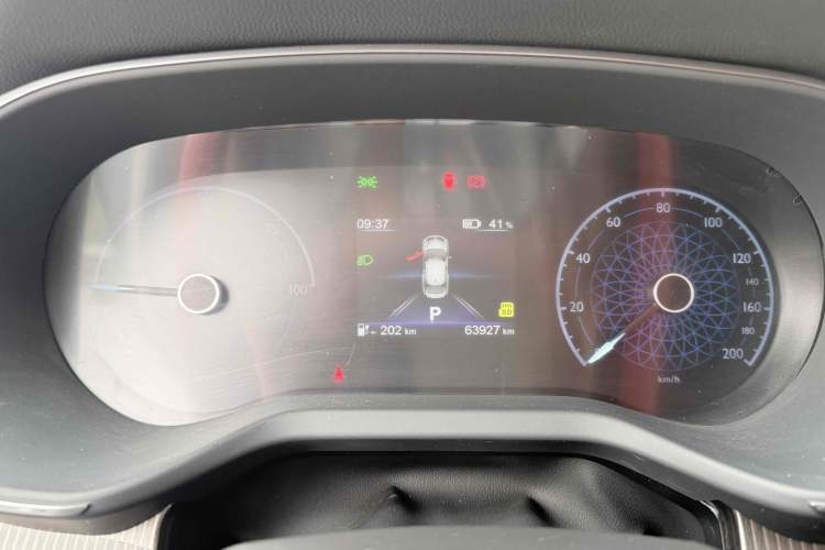 Used Hongqi E-QM5 2022 431 km Charge & Enjoy Edition Odometer Close Up