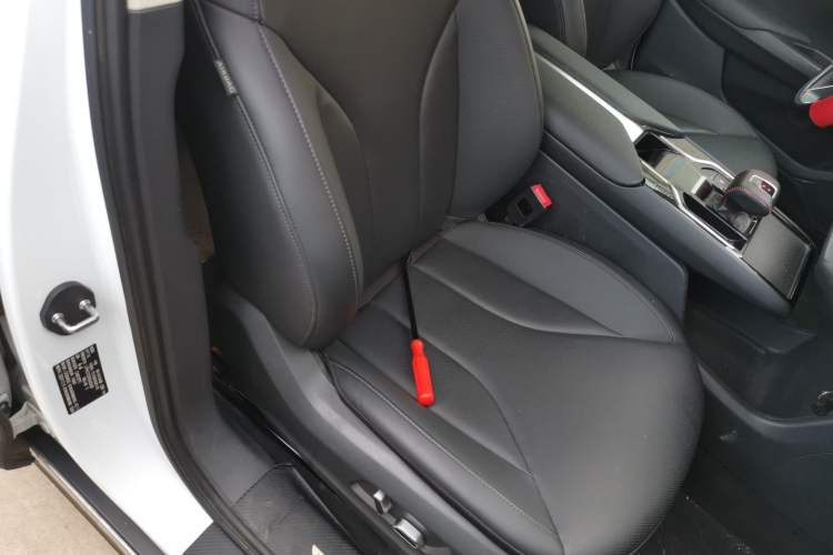 Used Hongqi E-QM5 2022 431 km Charge & Enjoy Edition Right Front Seat