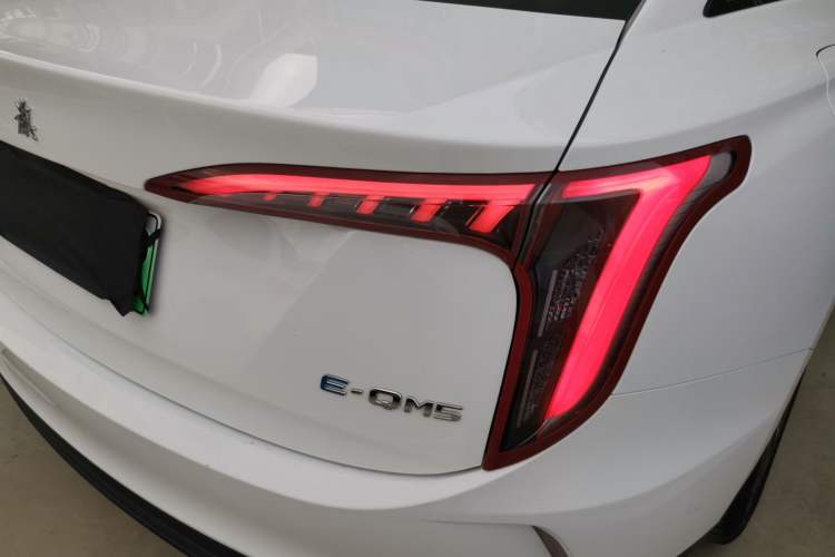Used Hongqi E-QM5 2022 431 km Charge & Enjoy Edition Right Rear Taillight