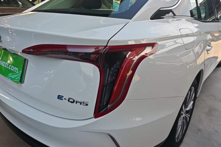 Used Hongqi E-QM5 2022 431 km Charge & Enjoy Edition Right Rear Taillight