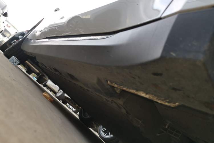 Used Hongqi E-QM5 2022 431 km Charge & Enjoy Edition Right Side Sill
