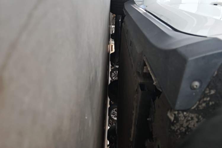 Used Hongqi E-QM5 2022 431 km Charge & Enjoy Edition Right Side Sill