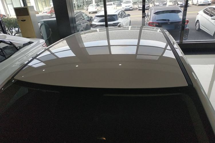 Used Hongqi E-QM5 2022 431 km Charge & Enjoy Edition Roof