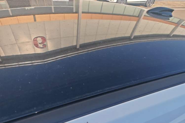 Used Hongqi E-QM5 2022 431 km Charge & Enjoy Edition Roof