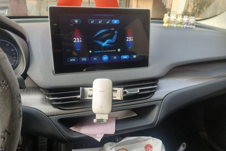 Used Hongqi E-QM5 2022 431 km Charge & Enjoy Edition Audio And AC Panel