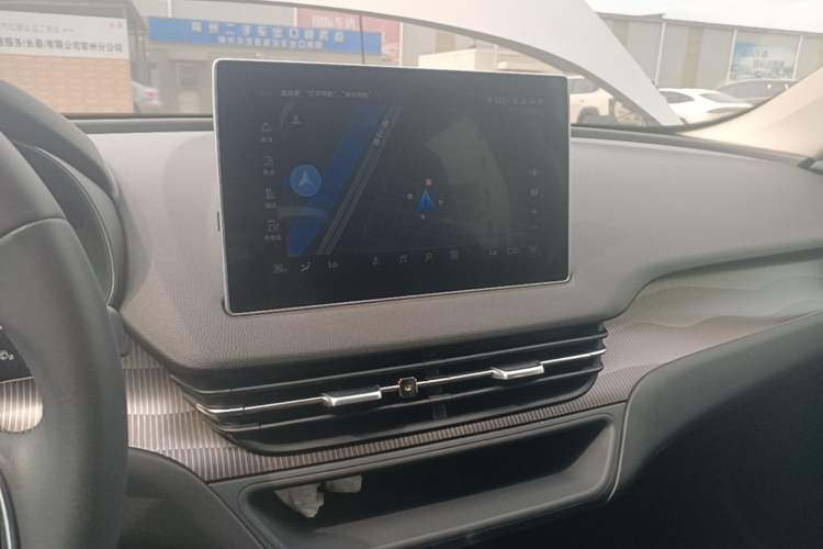Used Hongqi E-QM5 2022 431 km Charge & Enjoy Edition Audio And AC Panel