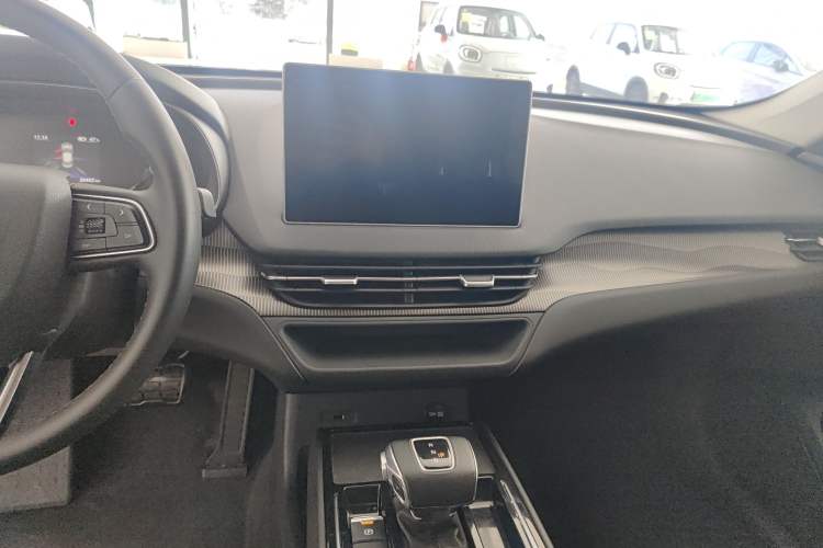 Used Hongqi E-QM5 2022 431 km Charge & Enjoy Edition Audio And AC Panel