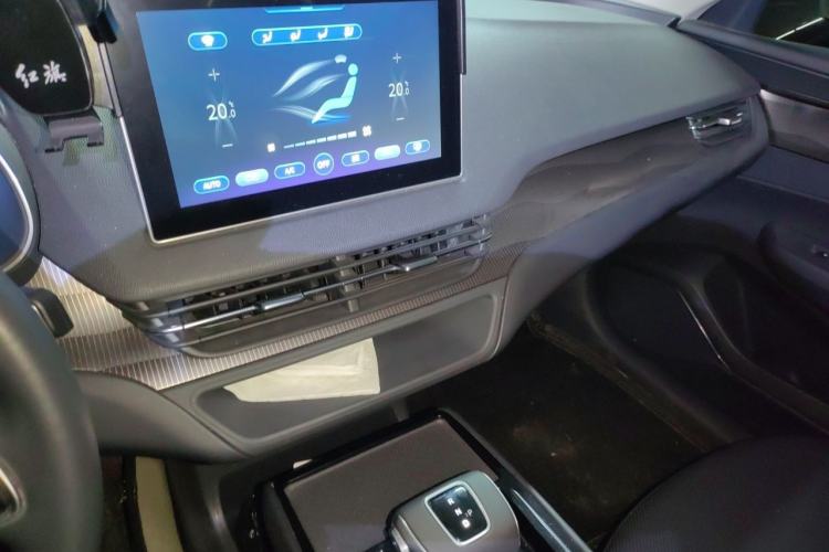 Used Hongqi E-QM5 2022 431 km Charge & Enjoy Edition Audio And AC Panel