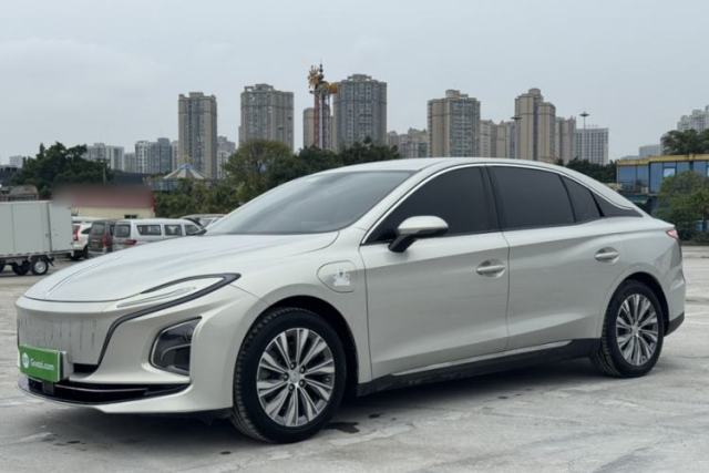 Used Hongqi E-QM5 2022 431 km Charge & Enjoy Edition