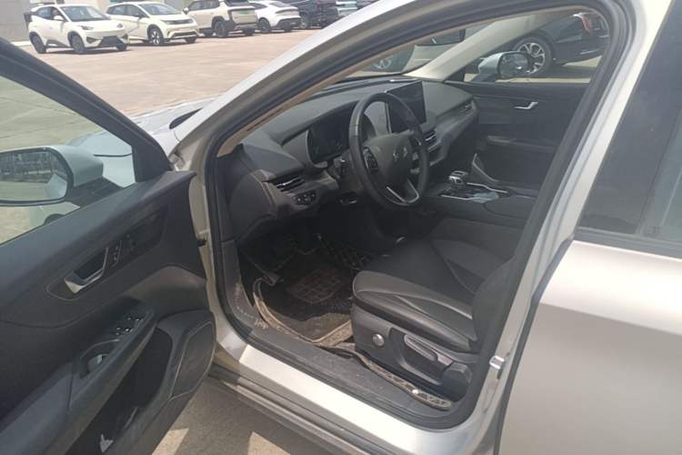 Used Hongqi E-QM5 2022 431 km Charge & Enjoy Edition Driver Seat