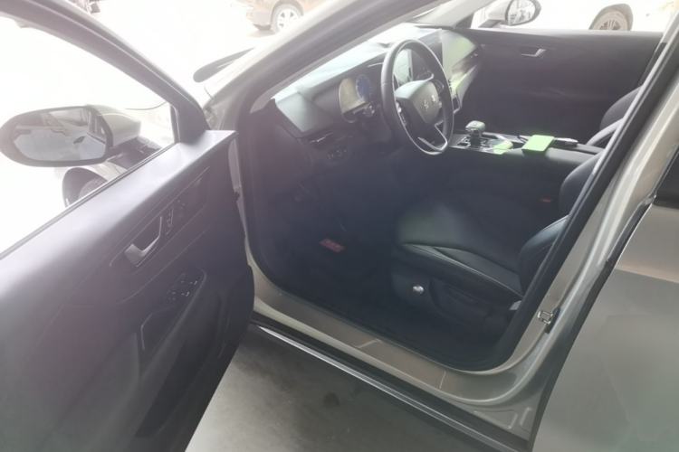 Used Hongqi E-QM5 2022 431 km Charge & Enjoy Edition Driver Seat
