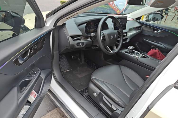 Used Hongqi E-QM5 2022 431 km Charge & Enjoy Edition Driver Seat