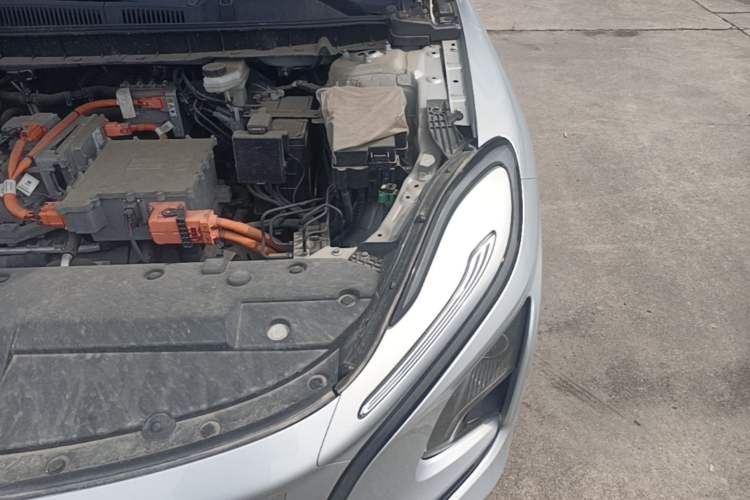 Used Hongqi E-QM5 2022 431 km Charge & Enjoy Edition Engine Bay Left