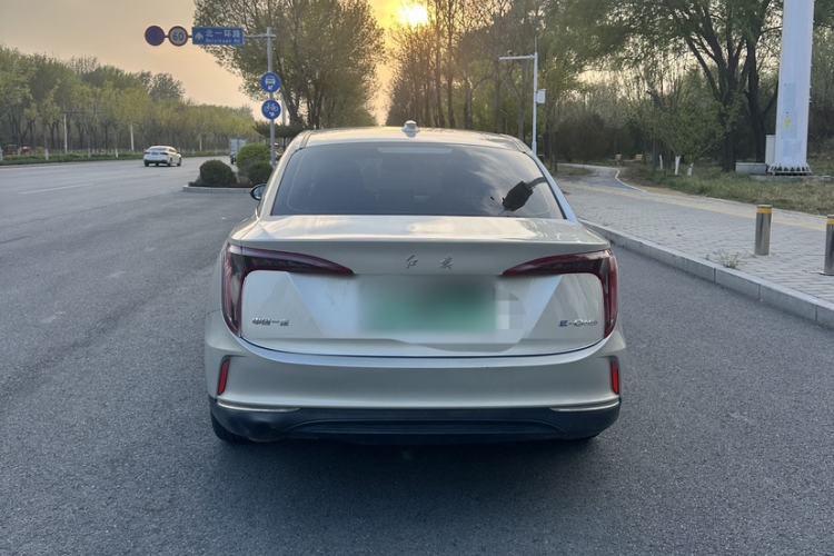 Used Hongqi E-QM5 2022 431 km Charge & Enjoy Edition Exterior 2