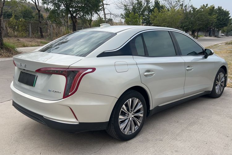 Used Hongqi E-QM5 2022 431 km Charge & Enjoy Edition Exterior 3