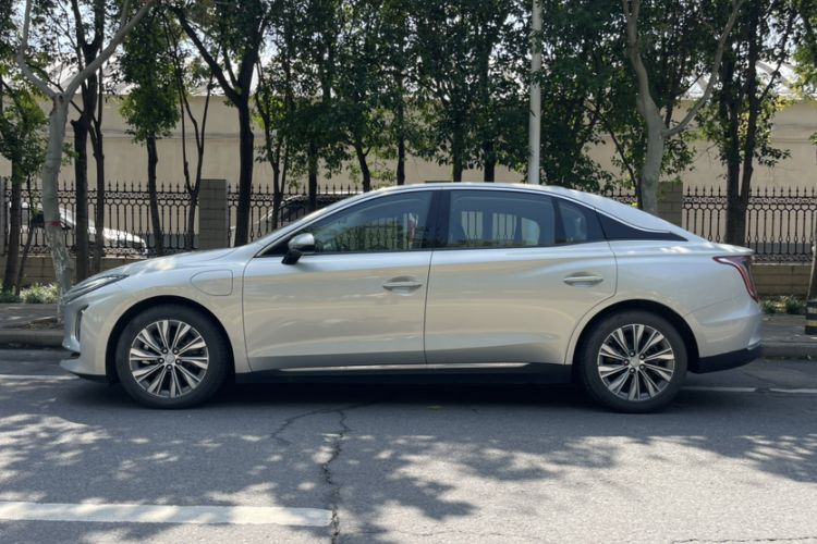 Used Hongqi E-QM5 2022 431 km Charge & Enjoy Edition Exterior 3