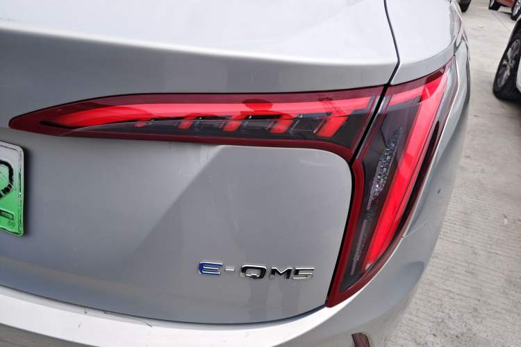 Used Hongqi E-QM5 2022 431 km Charge & Enjoy Edition Exterior 3