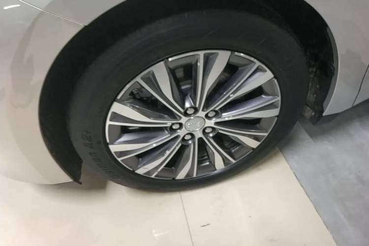 Used Hongqi E-QM5 2022 431 km Charge & Enjoy Edition Exterior 4