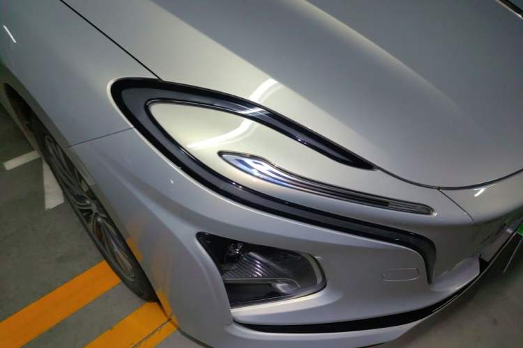 Used Hongqi E-QM5 2022 431 km Charge & Enjoy Edition Exterior 6