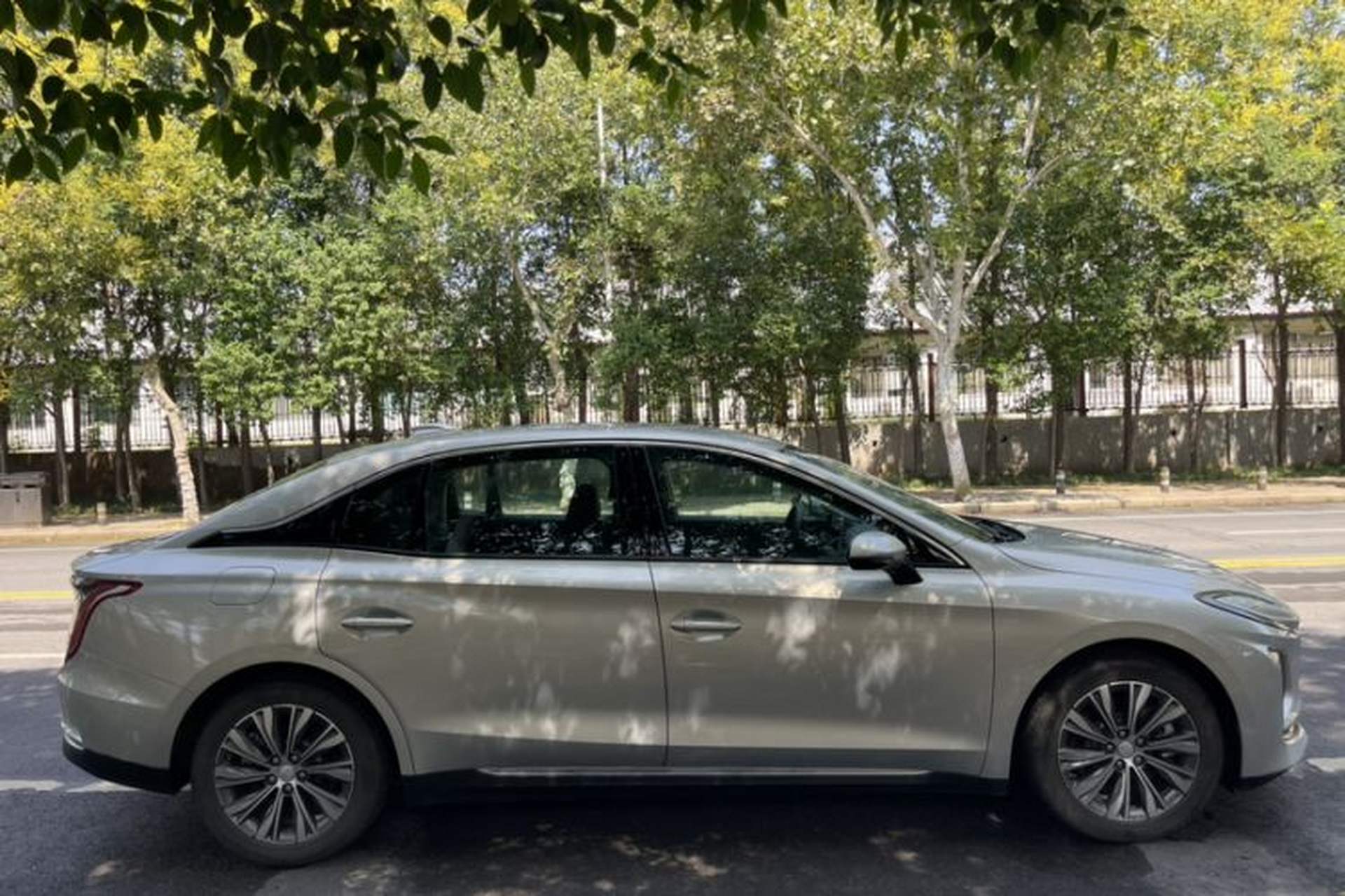 Used Hongqi E-QM5 2022 431 km Charge & Enjoy Edition Exterior 7