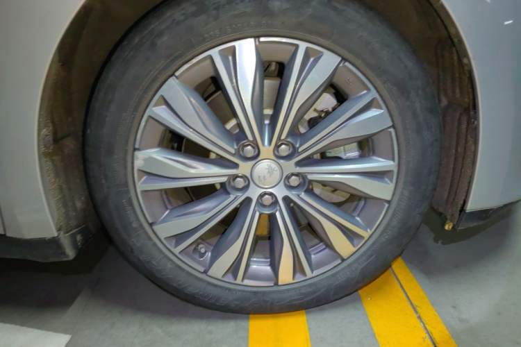 Used Hongqi E-QM5 2022 431 km Charge & Enjoy Edition Exterior 7