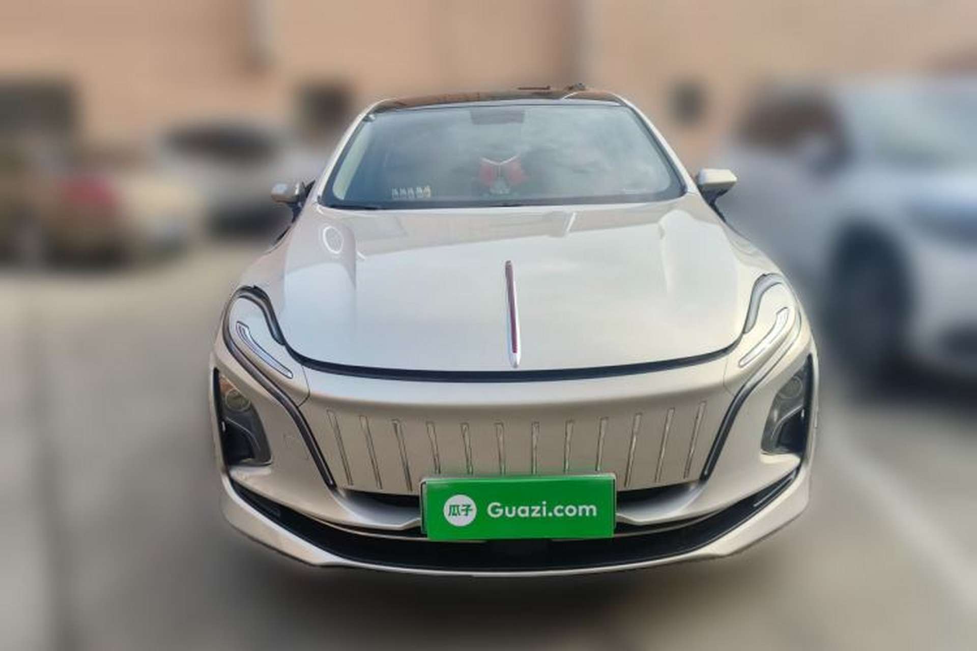 Used Hongqi E-QM5 2022 431 km Charge & Enjoy Edition Front