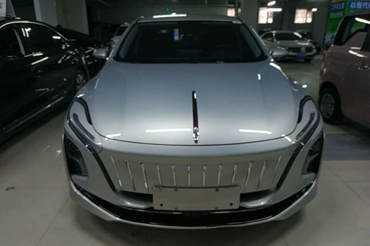 Used Hongqi E-QM5 2022 431 km Charge & Enjoy Edition Front