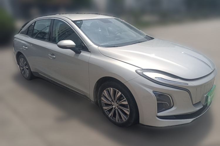 Used Hongqi E-QM5 2022 431 km Charge & Enjoy Edition Front Right 45 Deg