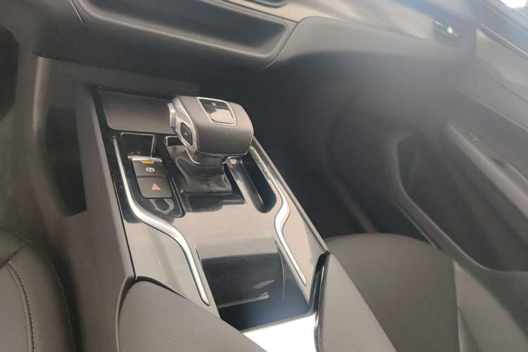 Used Hongqi E-QM5 2022 431 km Charge & Enjoy Edition Gear Lever