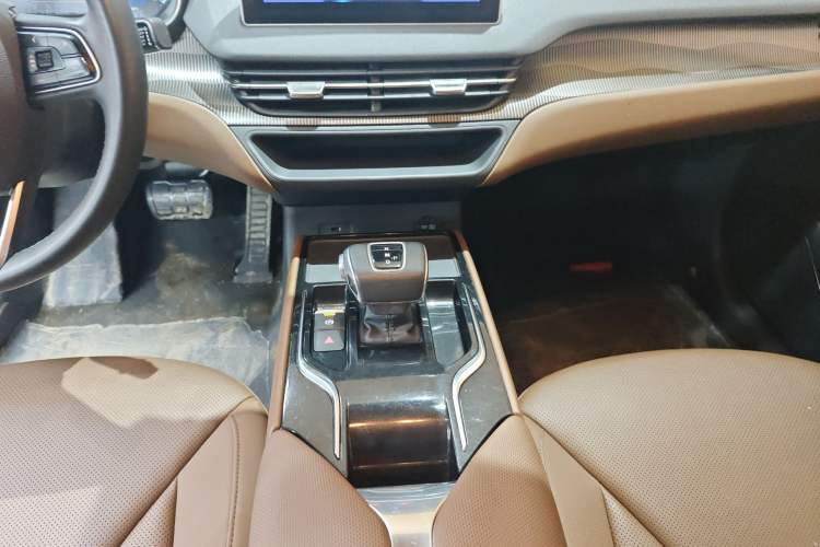 Used Hongqi E-QM5 2022 431 km Charge & Enjoy Edition Gear Lever