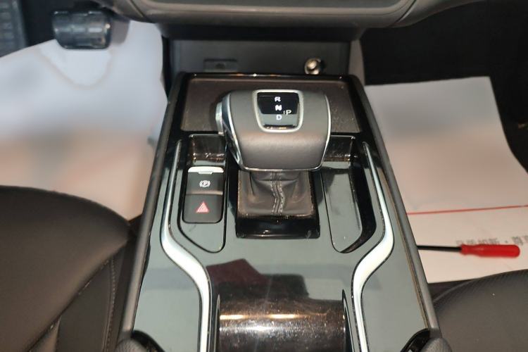 Used Hongqi E-QM5 2022 431 km Charge & Enjoy Edition Gear Lever